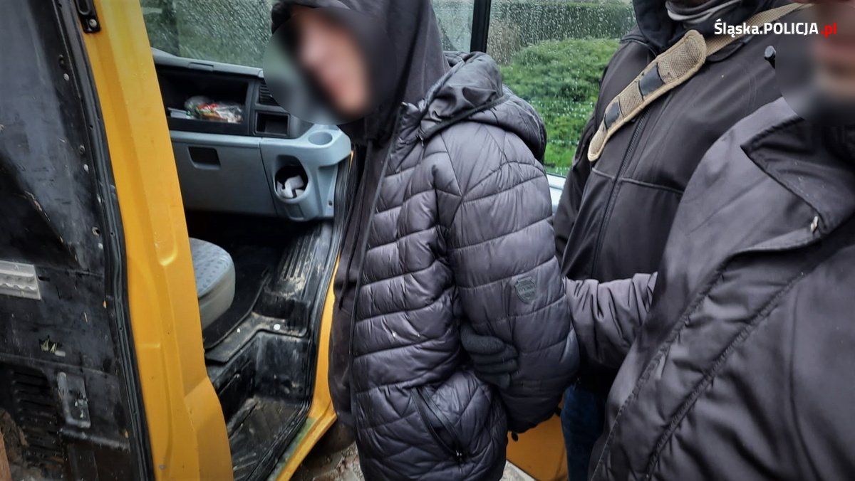 motobanda pol avstr 02 min