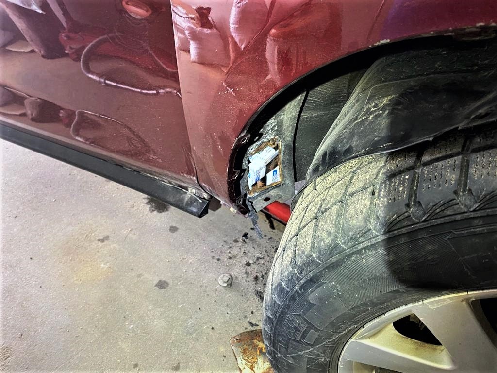 Тайники с сигаретами в Mazda CX7