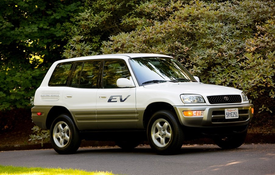 В Toyota разобрали Tesla