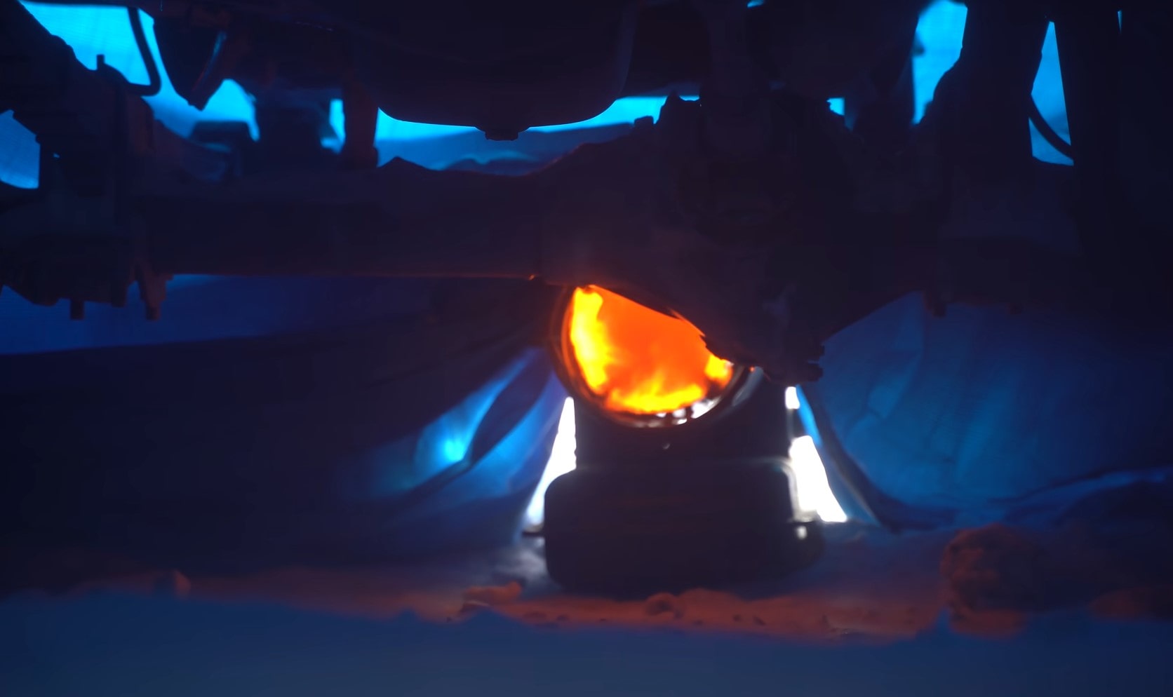 Как заводят автомобили в минус 50 в Якутии