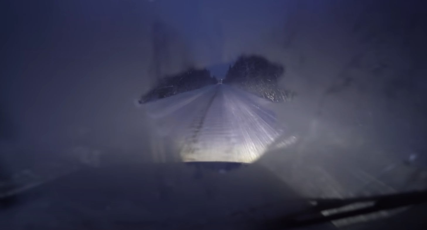 Как заводят автомобили в минус 50 в Якутии