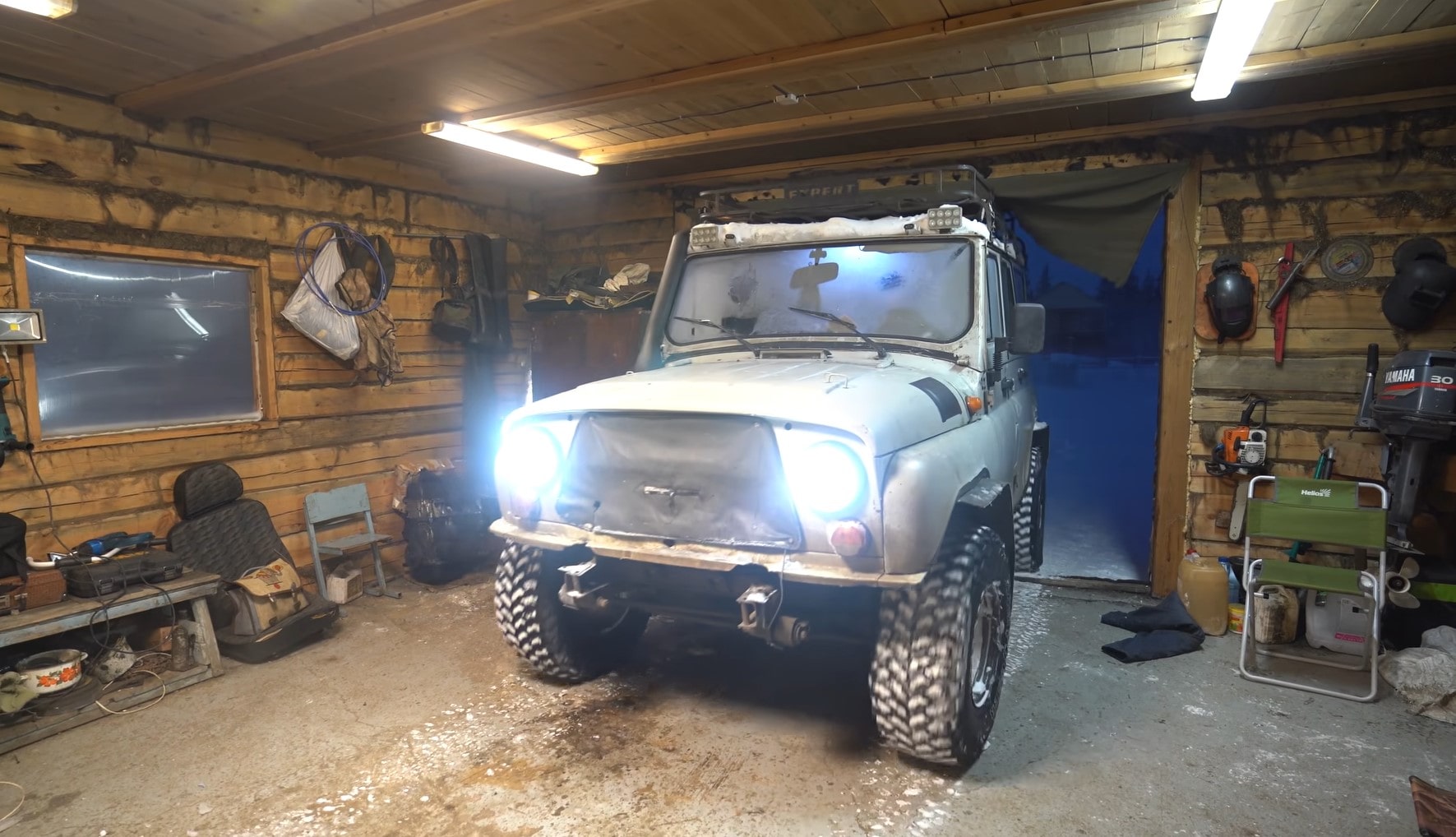 Как заводят автомобили в минус 50 в Якутии