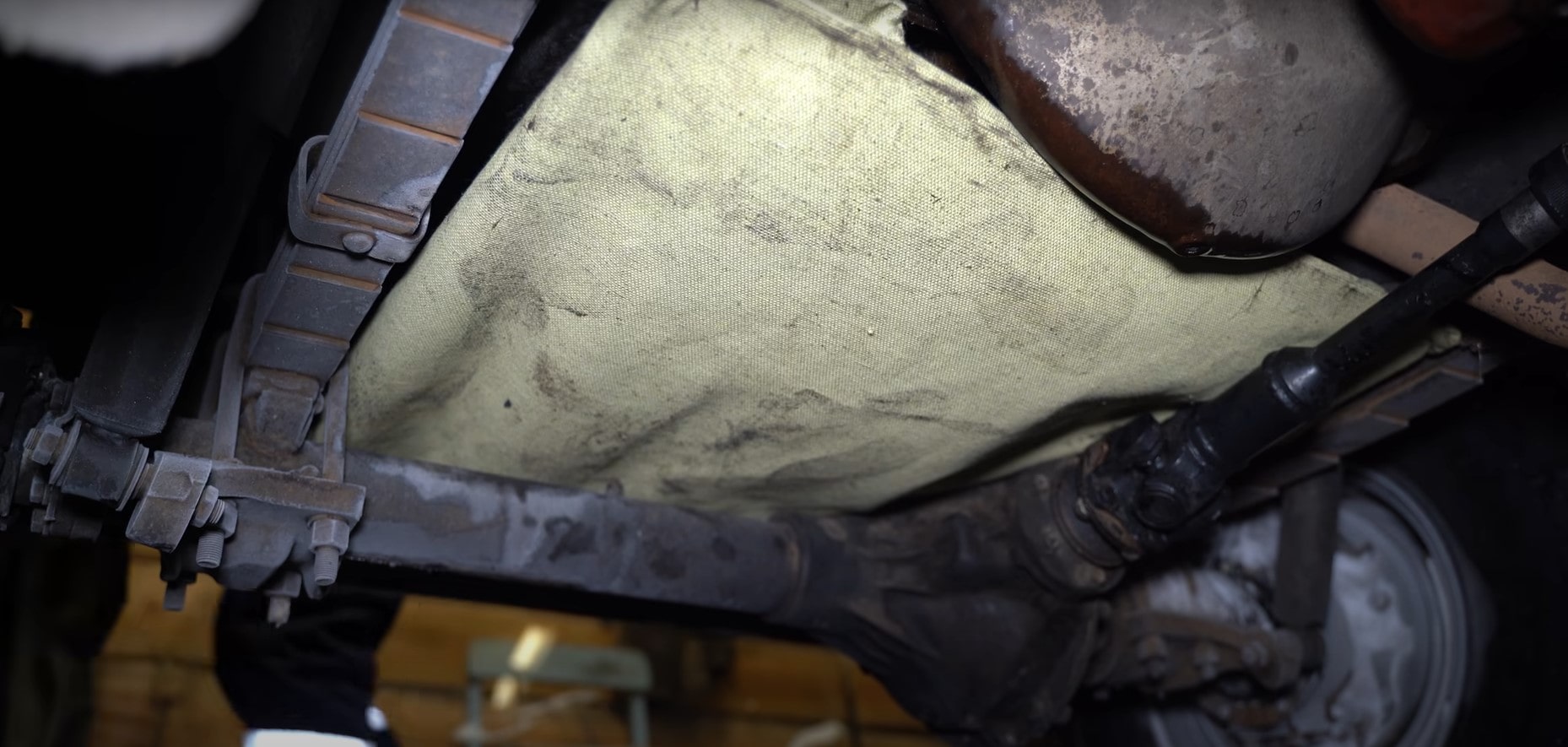 Как заводят автомобили в минус 50 в Якутии