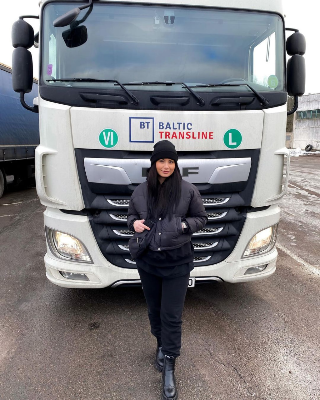 Красивые девушки идут в дальнобой Юлия из Гродно оставила маникюрный бизнес и теперь водит большегруз