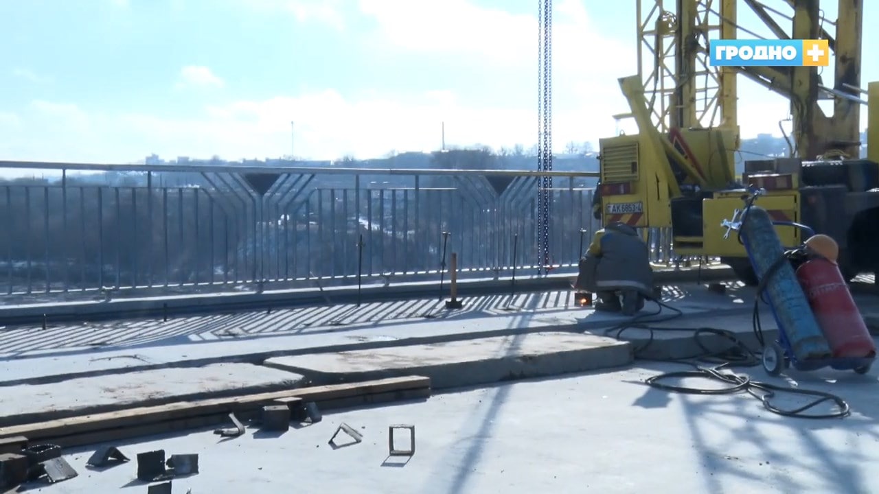 Посмотрите, какие перила ставят на Новом мосту в Гродно. Они совсем другие