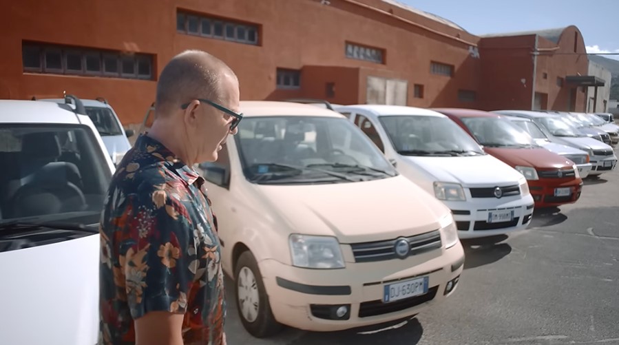 История острова в Италии, на котором зарегистрировано больше автомобилей Fiat Panda, чем жителей