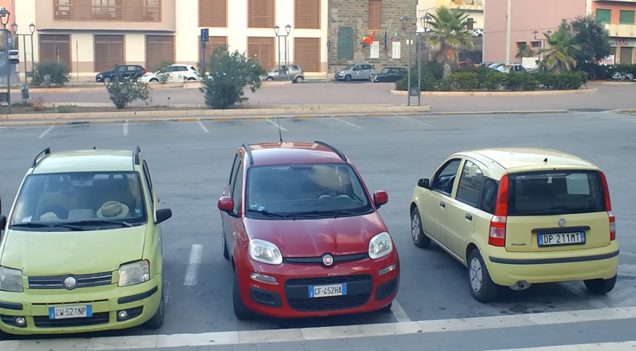История острова в Италии, на котором зарегистрировано больше автомобилей Fiat Panda, чем жителей