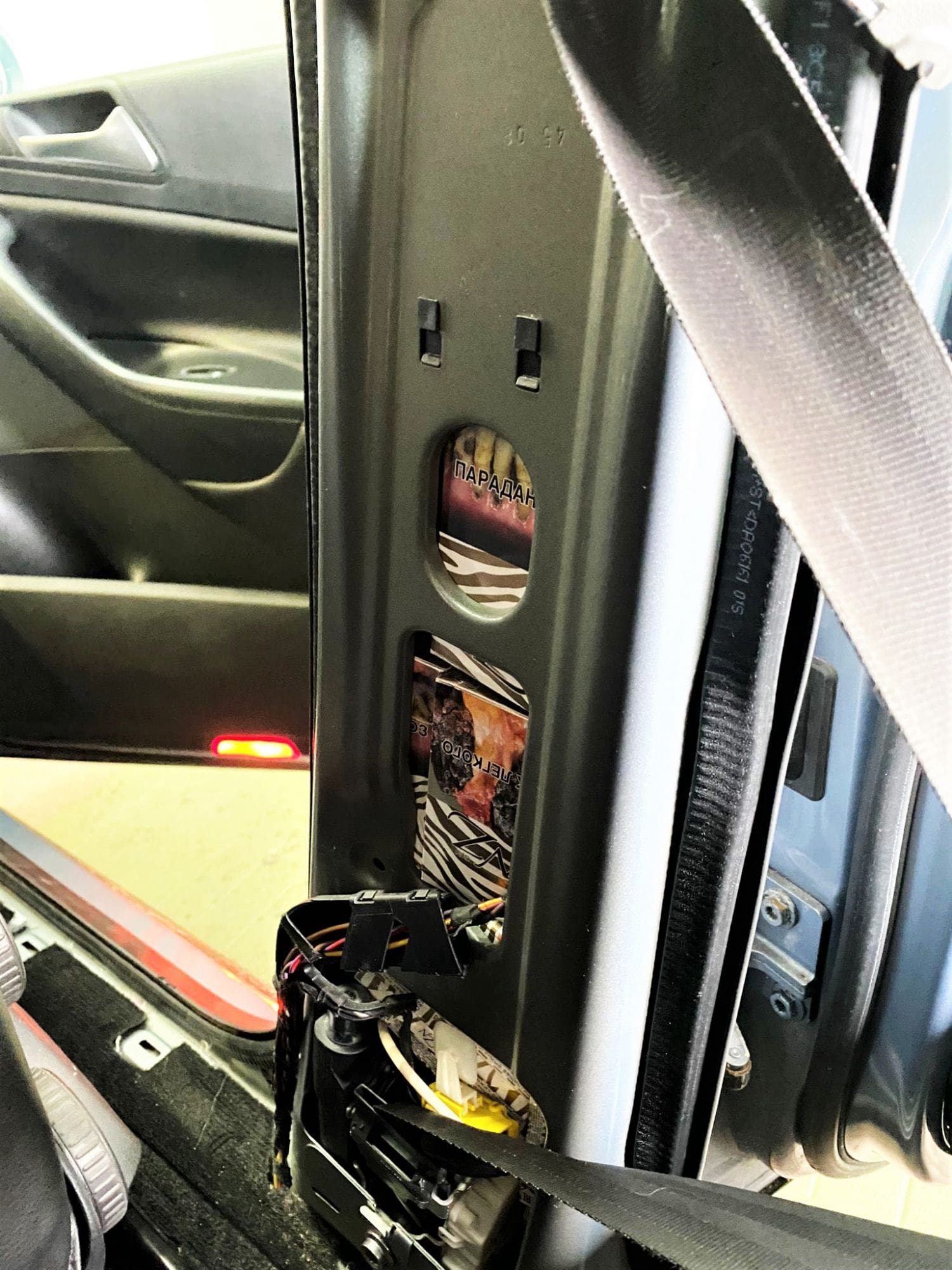 тайники для сигарет в VW Passat