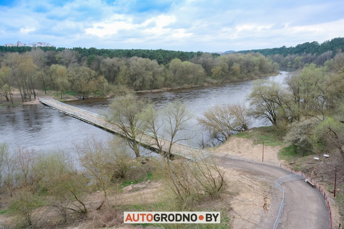 По Новому мосту в Гродно поехали первые автомобили. Репортаж при свете дня