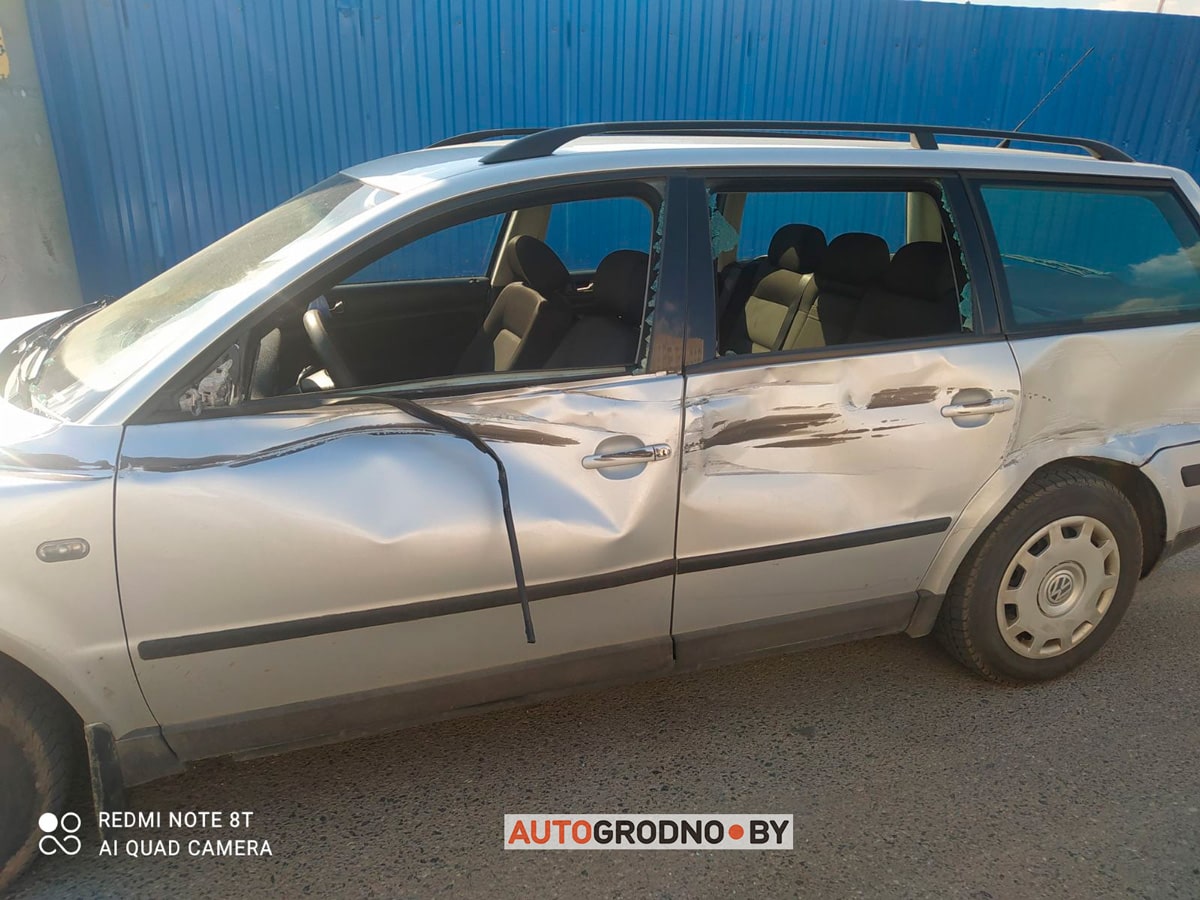 Кто-то раскурочил легковушку на Девятовке и скрылся - VW Passat