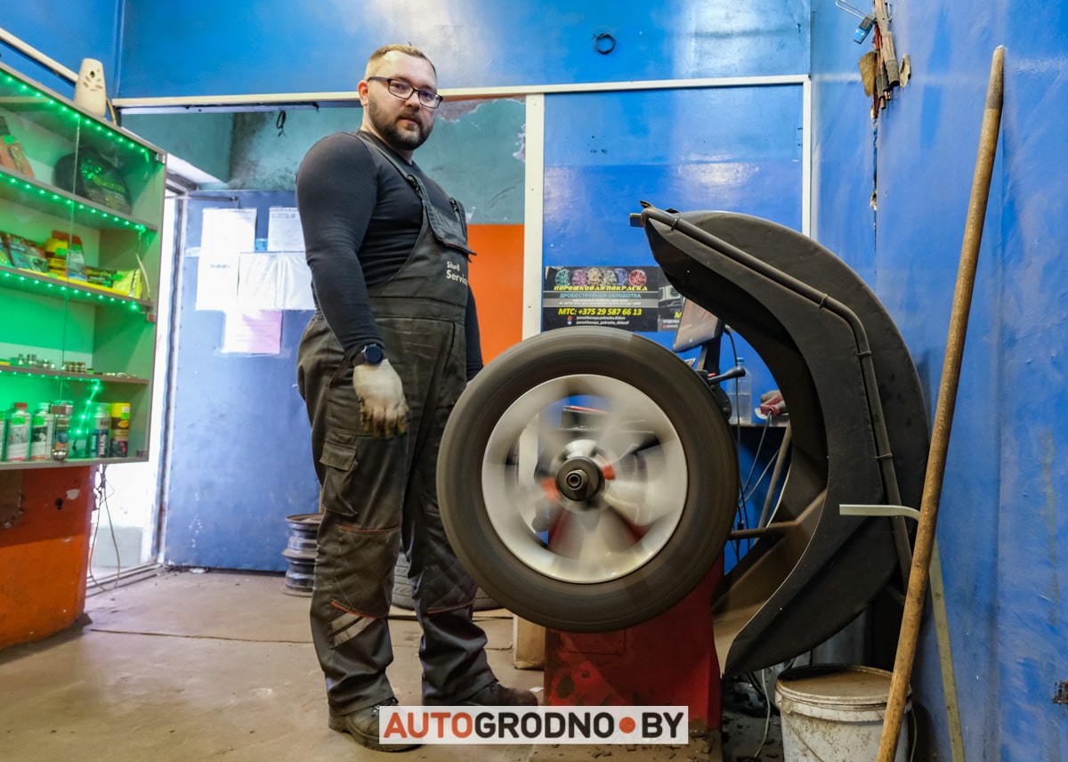 Директор шиномонтажа учит НЛП, чтобы лучше общаться с клиентами