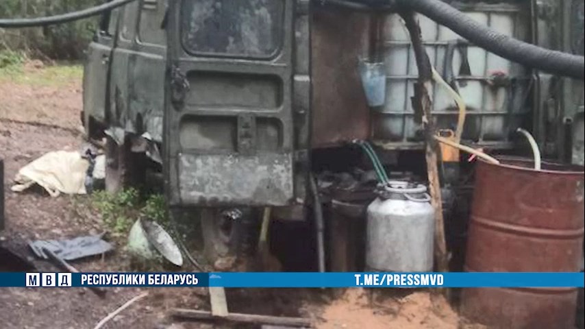 Белорусы собрали мобильный самогонный заводик