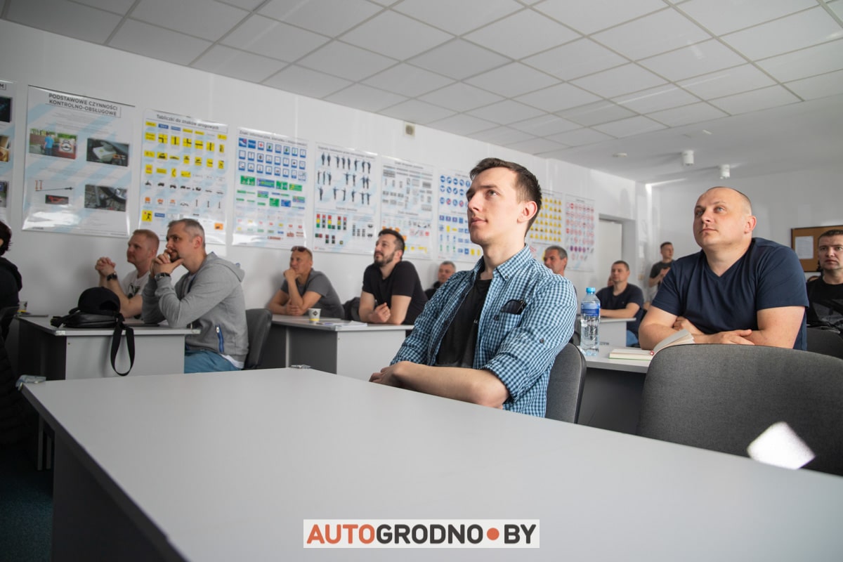 Код 95 в Польше - школа у Марка в Варшаве