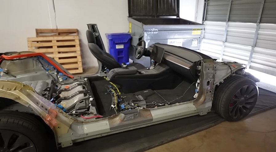 Разобрал Tesla Model 3