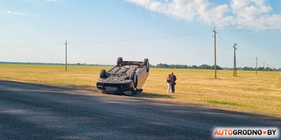 между Мостами и Скиделем перевернулся Nissan
