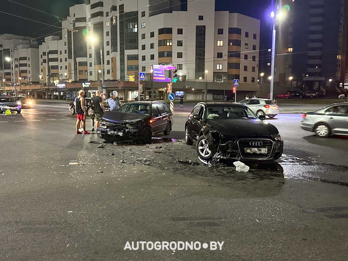 Вечерняя авария у Туриста в Гродно попала на видео
