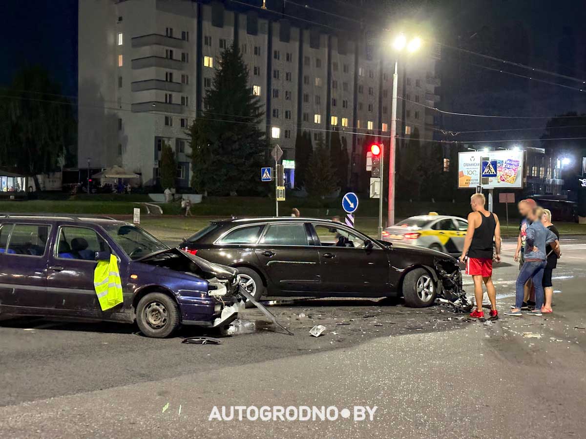 Вечерняя авария у Туриста в Гродно попала на видео