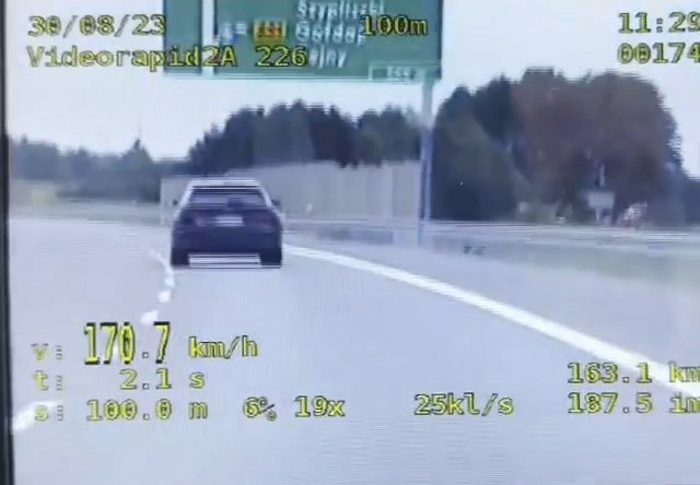 Белорусы перегоняли по Польше краденную AUDI и попались полиции. На мелочи