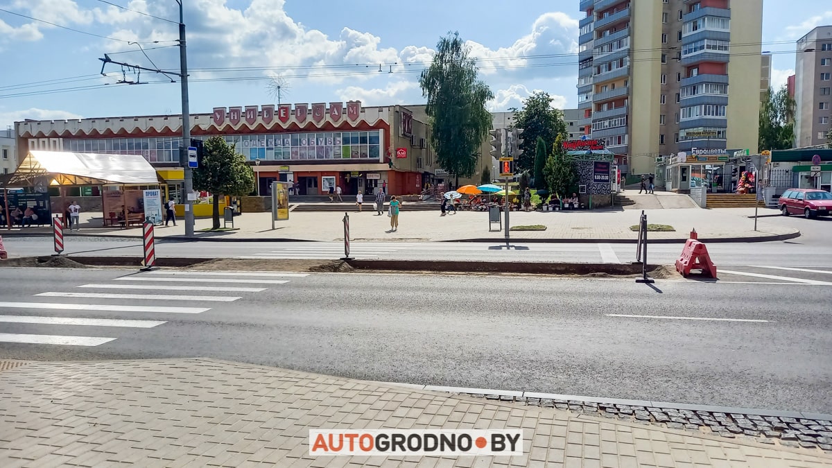 Посреди проспектов Гродно сняли асфальт: строят островки безопасности