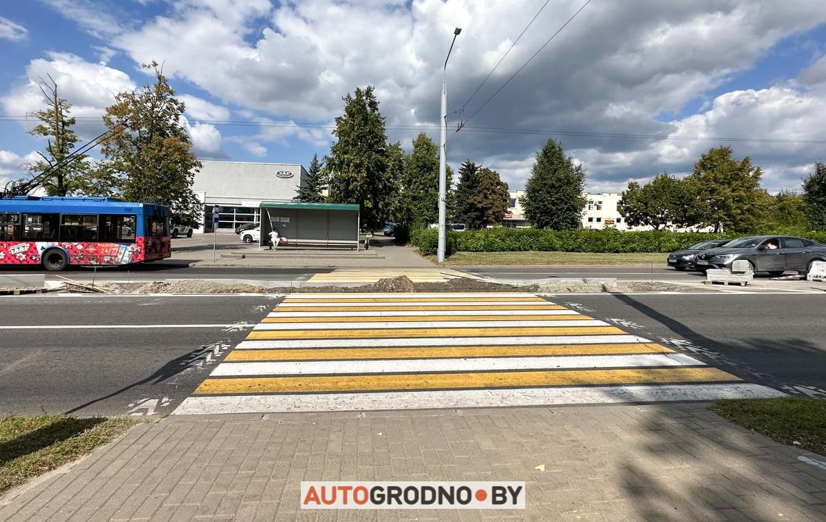 Посреди проспектов Гродно сняли асфальт: строят островки безопасности