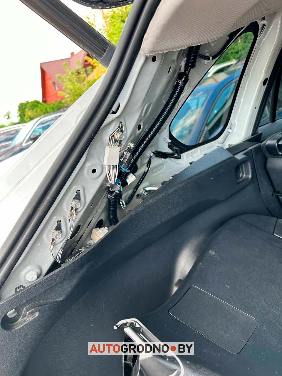 под Варшавой нашли угнанную Toyota с белорусскими номерами. Вот как она теперь выглядит