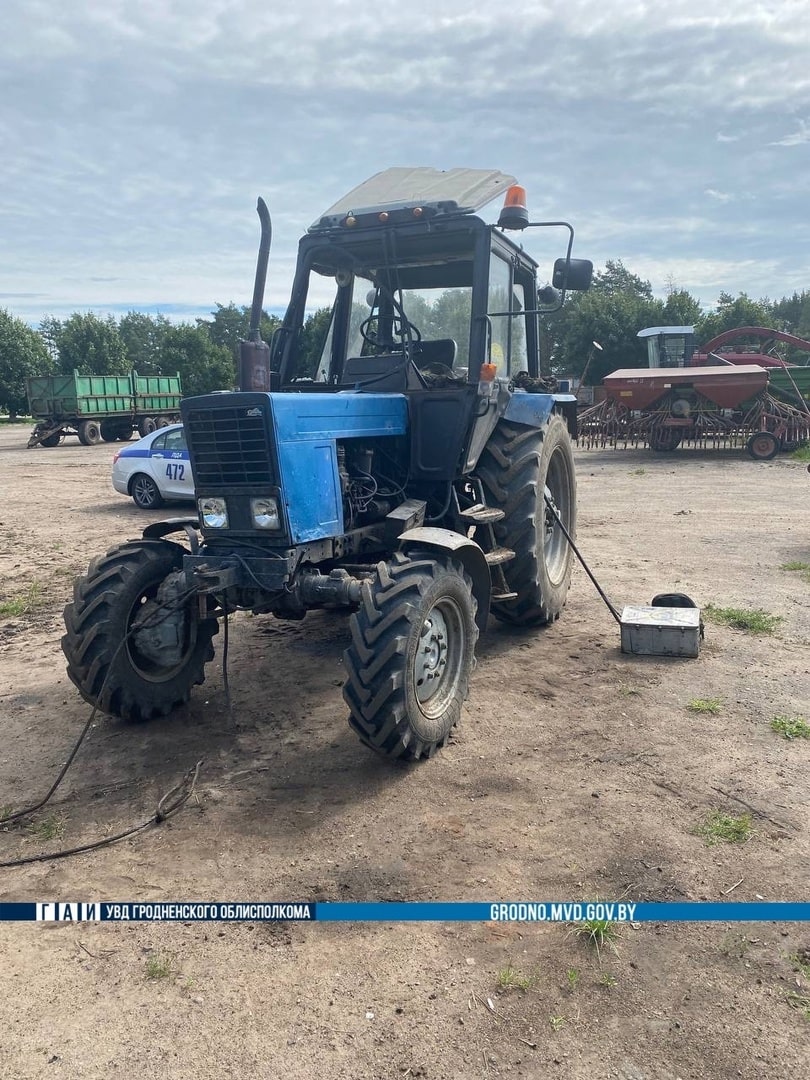 traktor bel jodki korovy 2 min