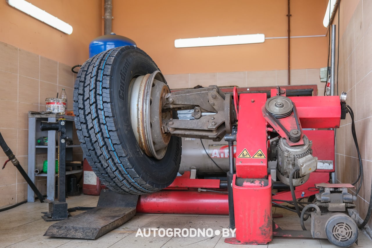 Автосервис УКС Гродно на улице Гаражной