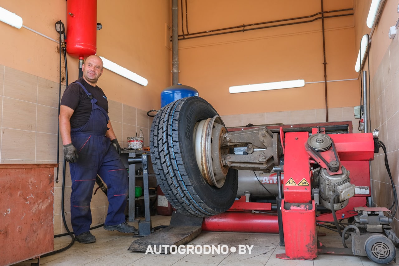 Автосервис УКС Гродно на улице Гаражной