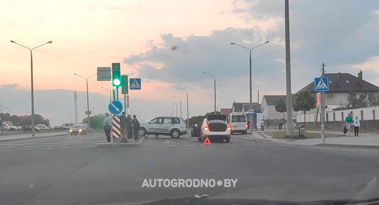 Авария ДТП в микрорайоне Ольшанка 11 сентбяря