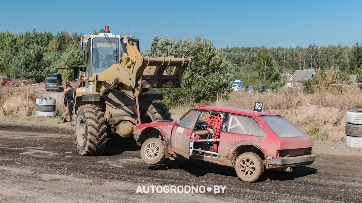 Гродненский гонщик произвел фурор на автокроссе 2023 под Гродно. Чемпионат Беларуси