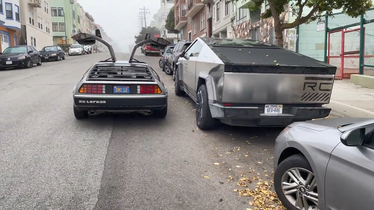 DeLorean Tesla Cybertruck