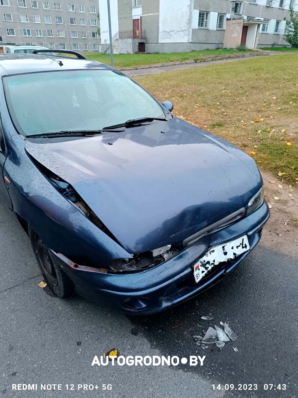 Кто ж так разбил припаркованную машину в Гродно