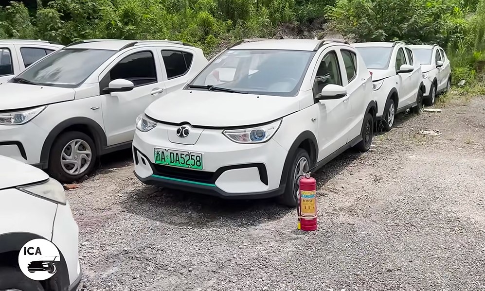 Брошенные электромобили в Китае