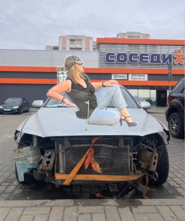 В Беларуси новый мем. И им стала женщина-кошка