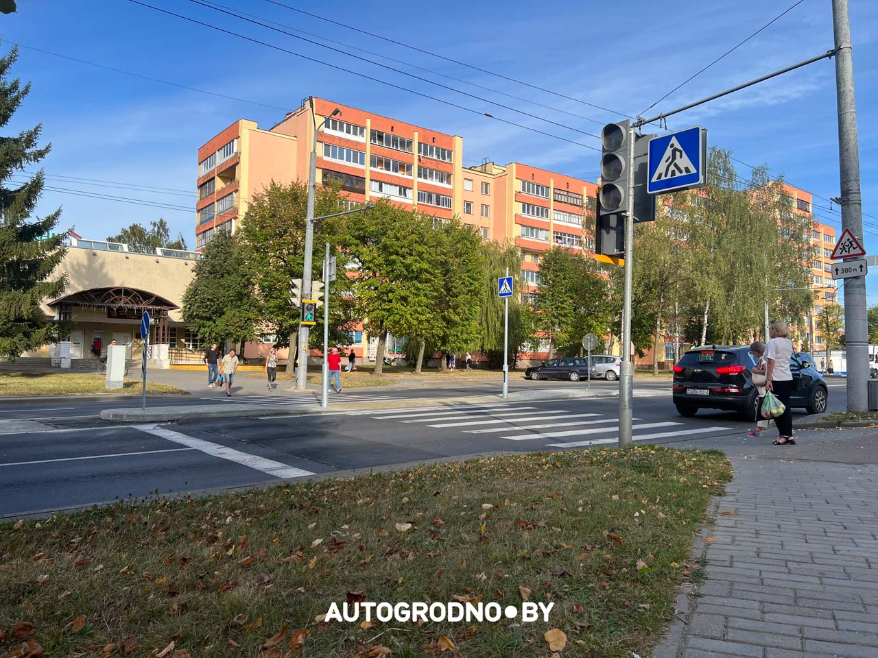 На популярном проспекте в Гродно установили "лежачий полицейский"
