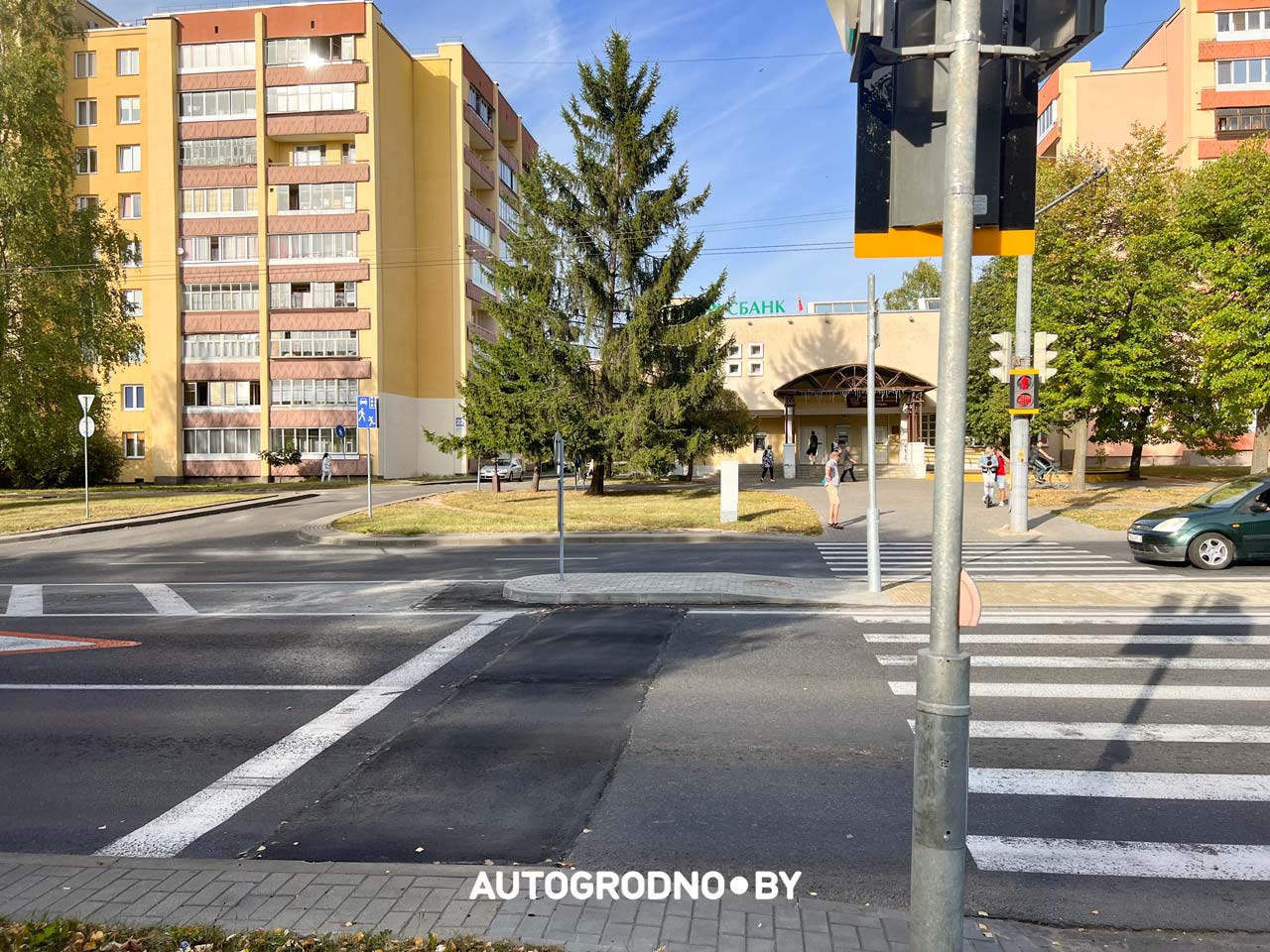 На популярном проспекте в Гродно установили "лежачий полицейский"