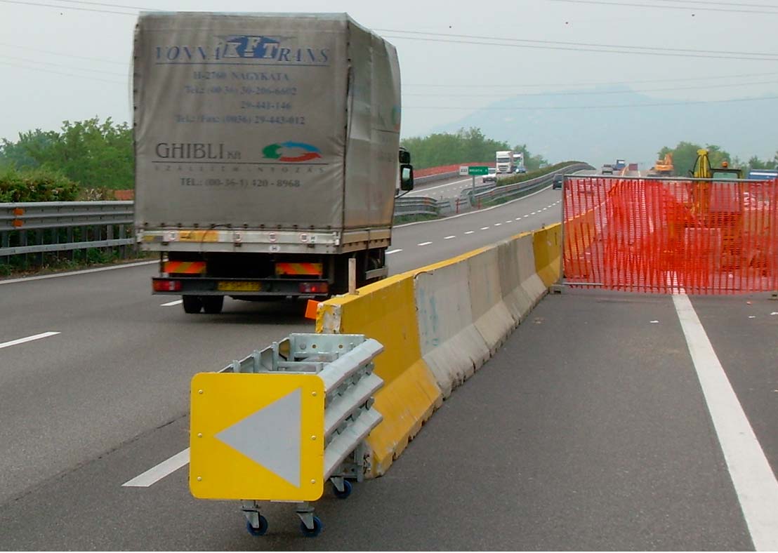 Защитные ограждения на дорогах США