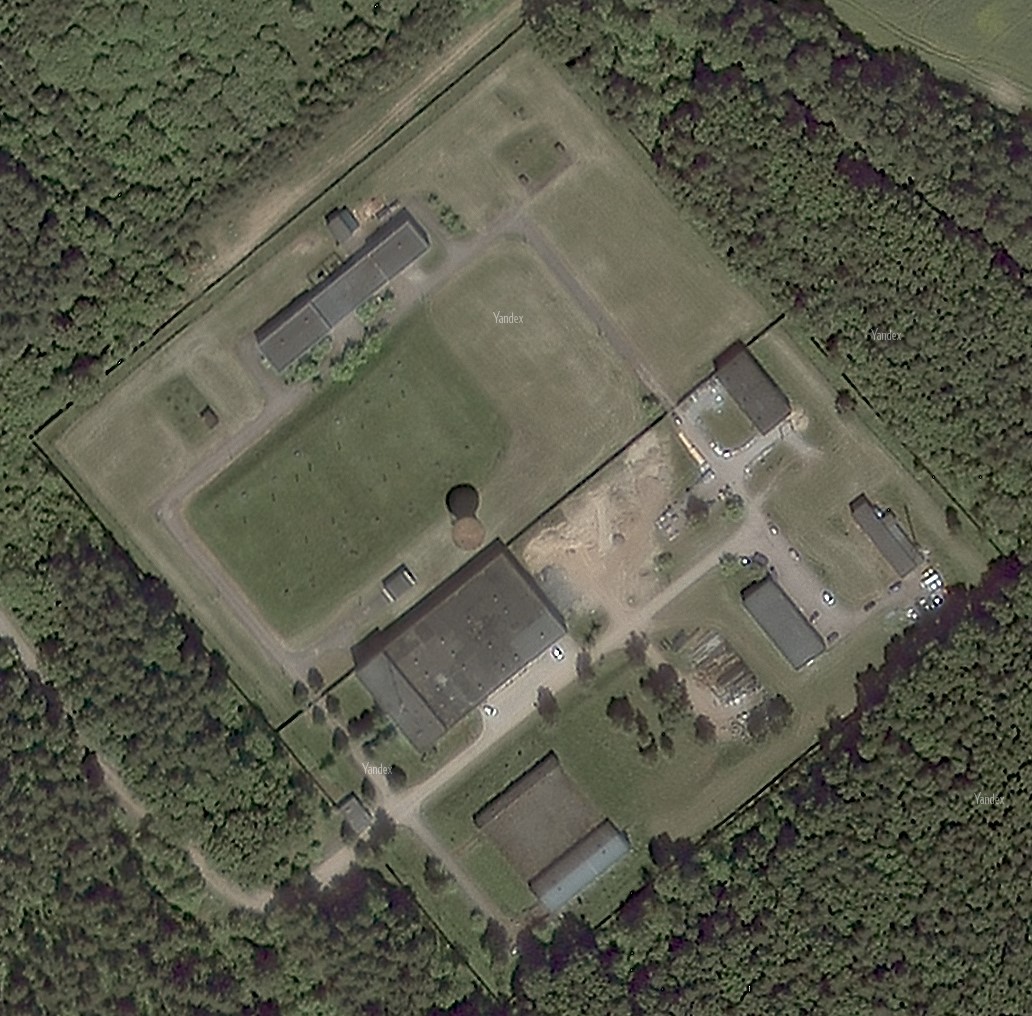 В лесу возле Южного рынка продают большую заброшку – здание старого водозабора Погораны