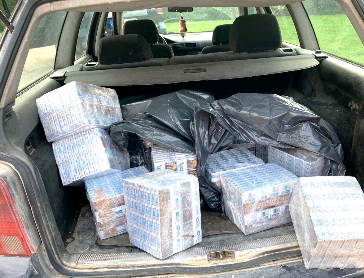 Белорус возил по Литве белорусские сигареты на литовской машине