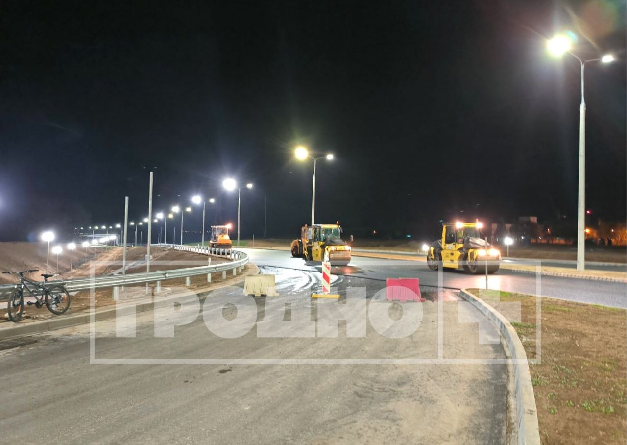 Работы идут в темное время суток и в выходные: полторы недели до открытия переезда на Озерском шоссе