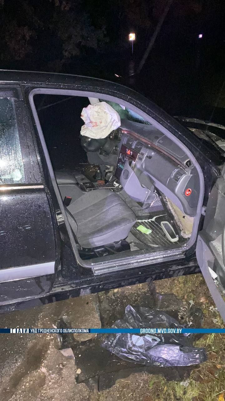 Серьезная лобовая авария на дороге в Поречье. Два человека в больнице