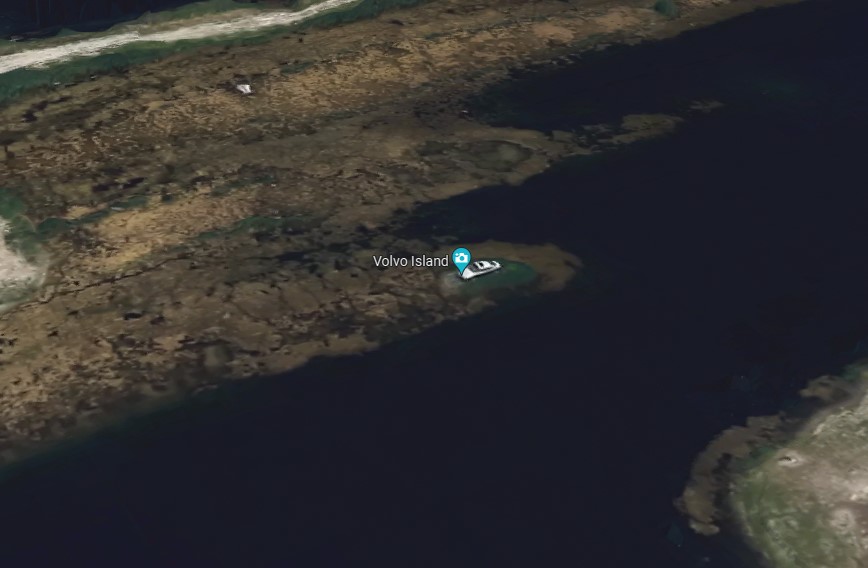 Volvo S80 застряла в необычном месте на 10 лет. Теперь все ищут Volvo Island на картах Google