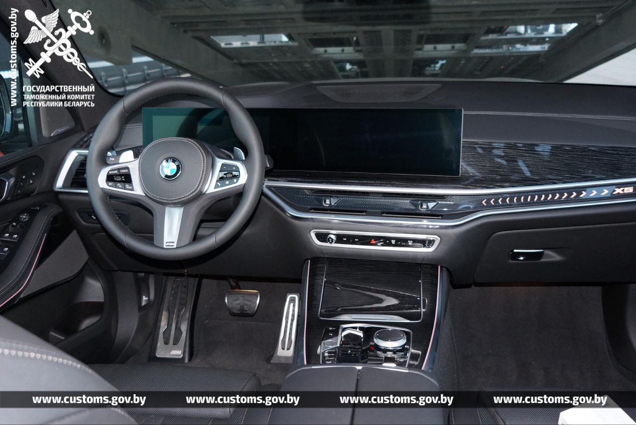 В Беларусь пытались привезти BMW X5 2023. На таможне решили, что стоимость новинки слишком занижена