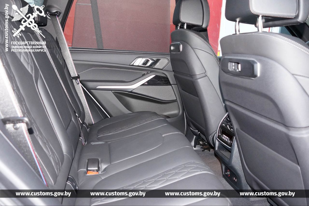 В Беларусь пытались привезти BMW X5 2023. На таможне решили, что стоимость новинки слишком занижена