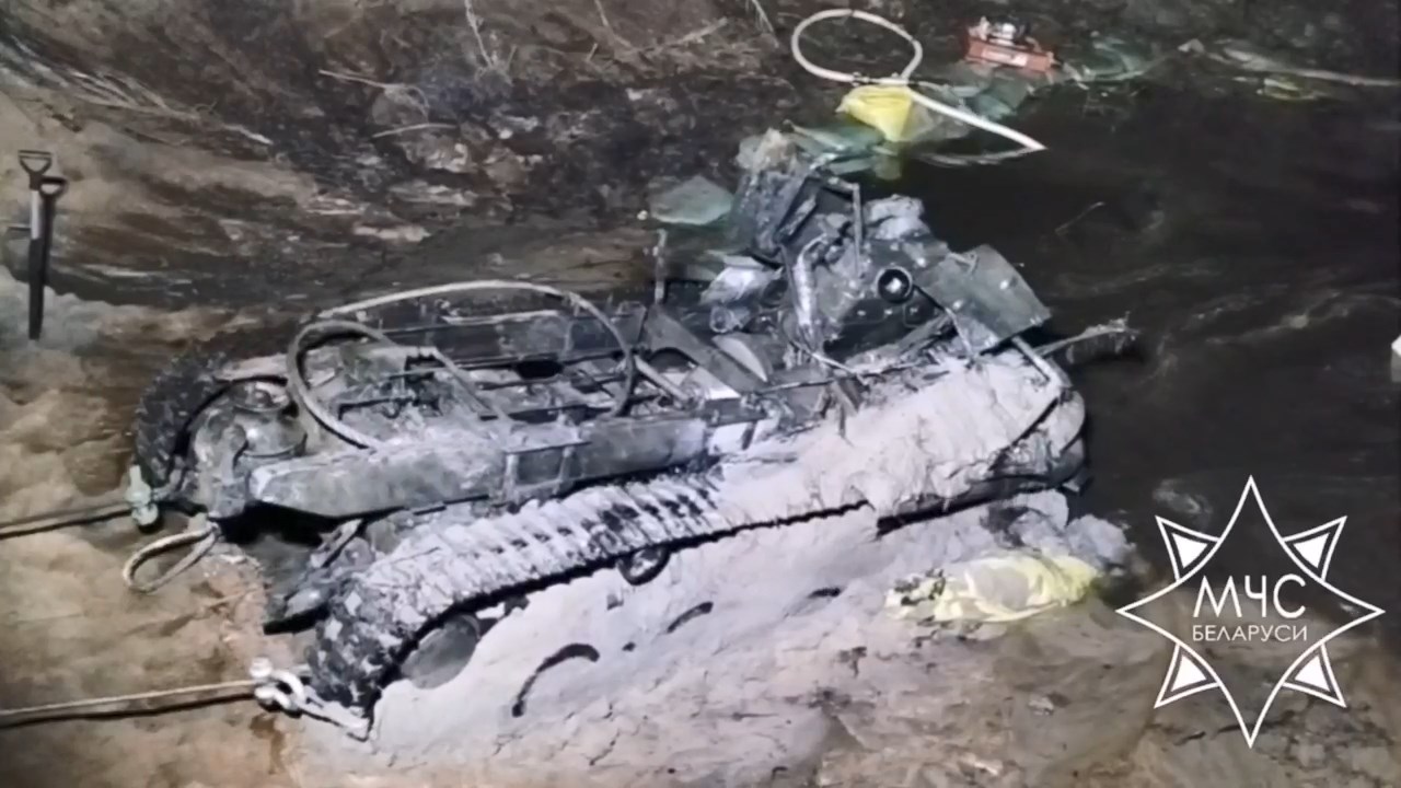 Из реки Щара вытянули артиллерийский тягач,  затонувший в начале войны