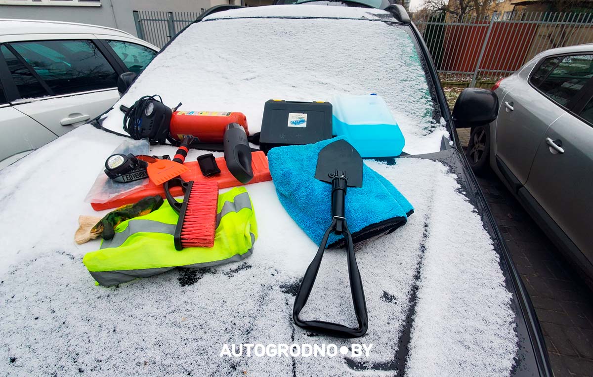 Что нужно возить с собой в автомобиле зимой