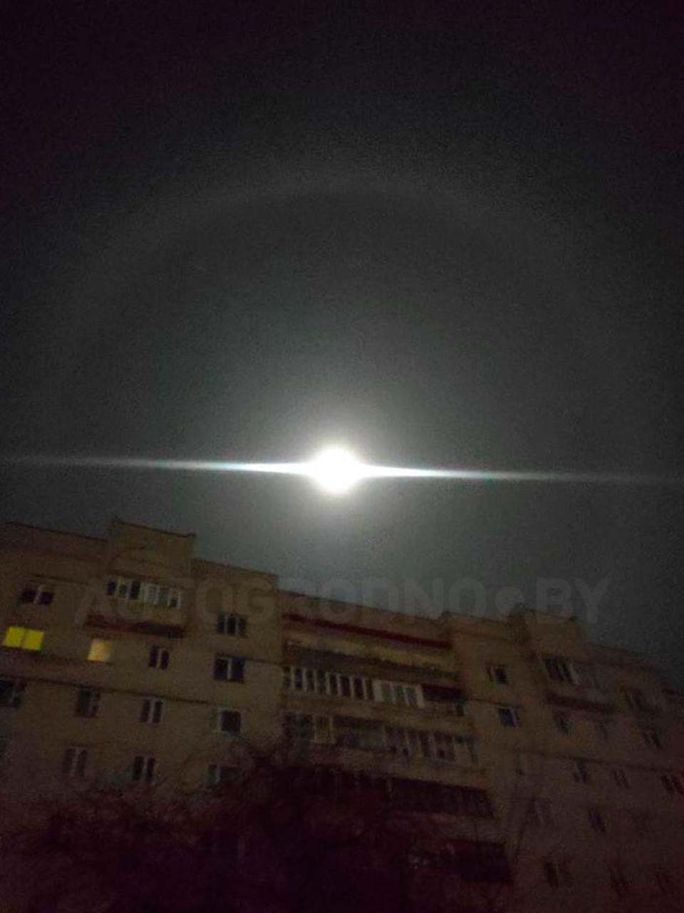 Ночная красота: над Гродно наблюдают редкое лунное гало