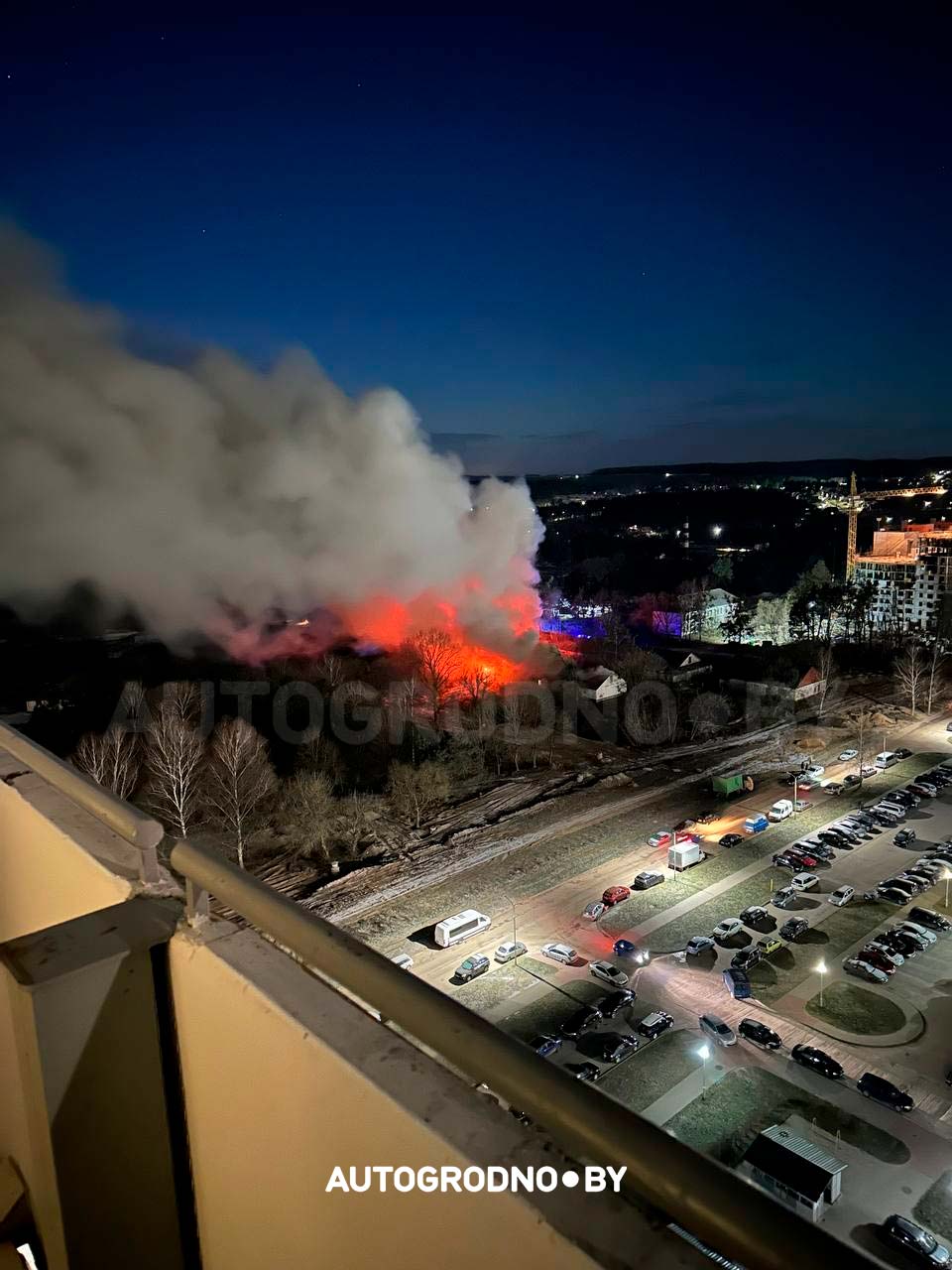 Сильный пожар на Фолюше: в зданиях бывшей военной части