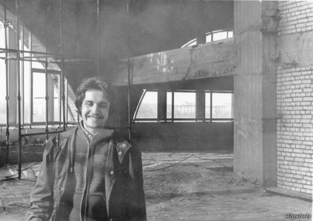 stroitelstvo dramteatra konec 70 gg 04