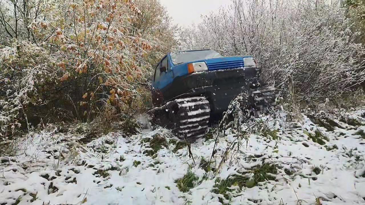 Белорус своими руками собрал вездеход на гусеницах и покорил ТикТок